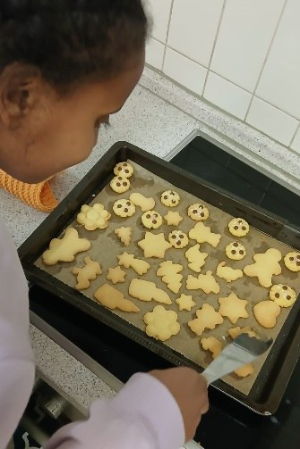 ein Backblech mit Plätzchen